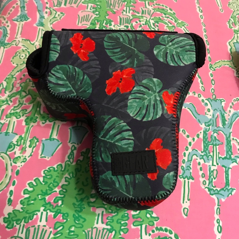 USA Gear Floral Neoprene Camera Case